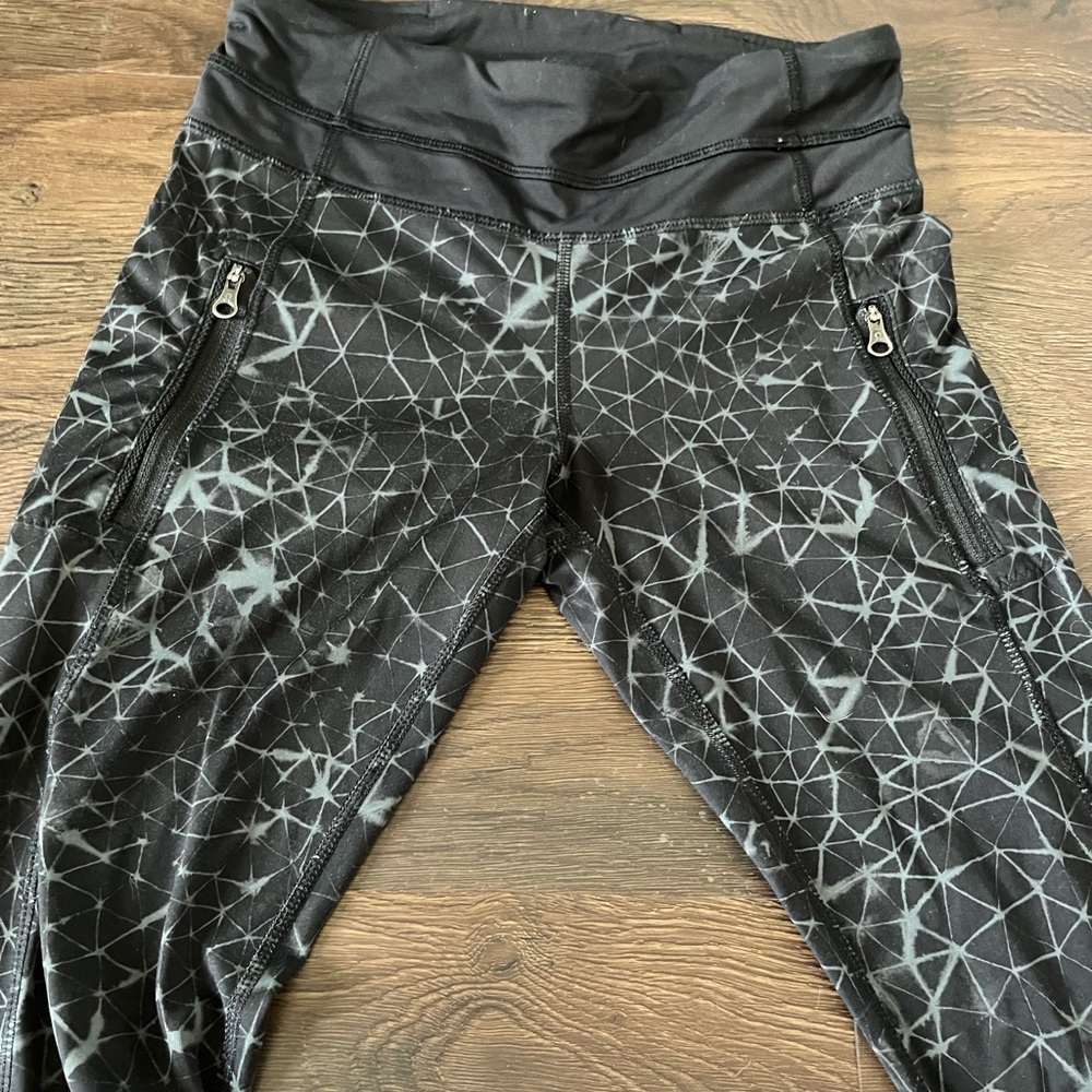 Lululemon leggings - size 4